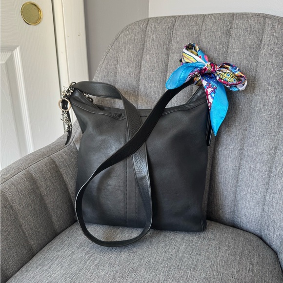 Restored Vintage Coach Legacy Slim Duffle 9188 – Black Leather - Picture 1 of 7